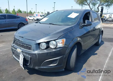 2016 Chevrolet Sonic Lt Auto z USA, uszkodzony, nr VIN 1G1JC6SH3G4142128